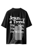 CAMISETA JESUS IS NOT A TREND